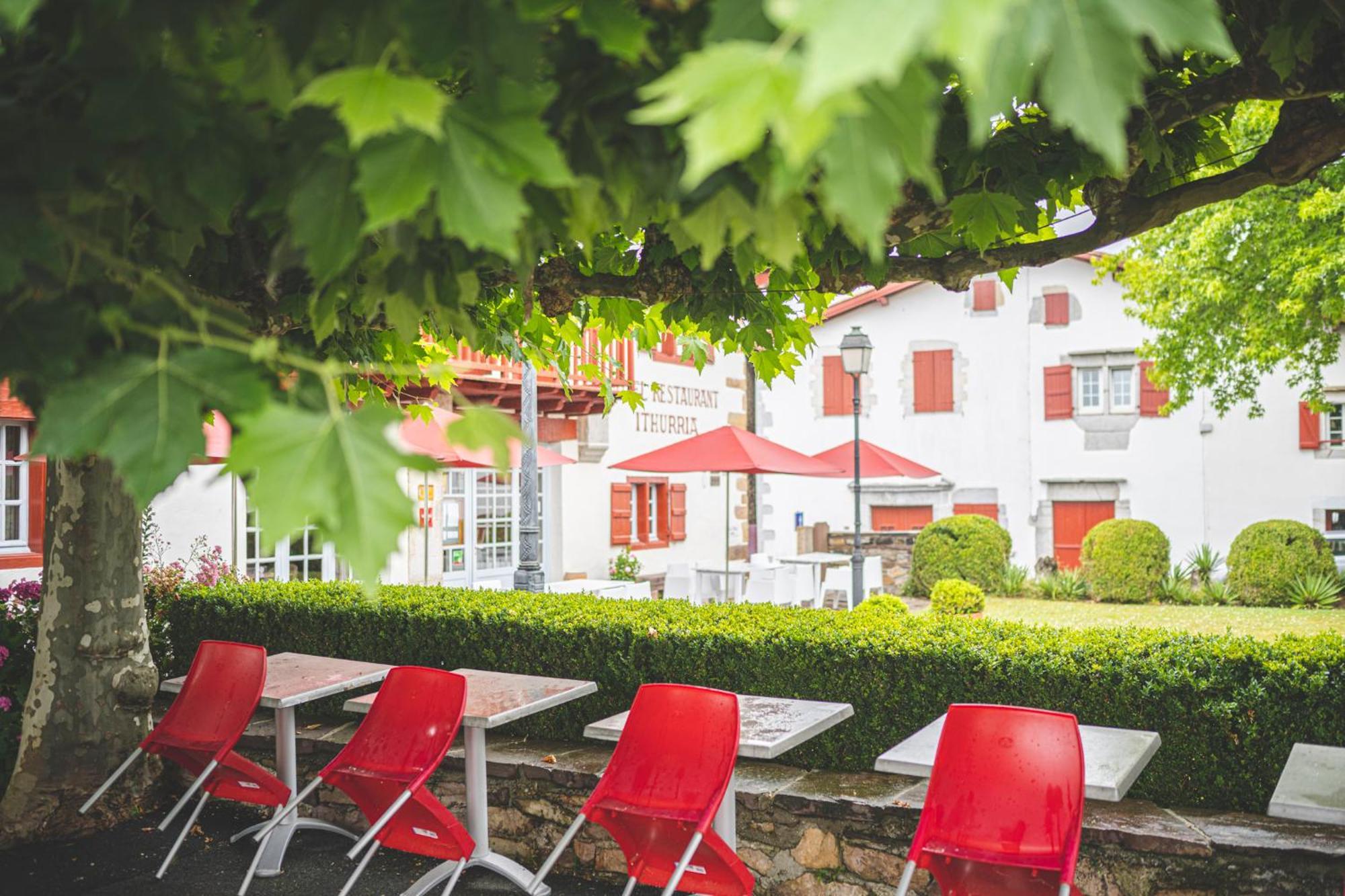 Hotel Ithurria - Teritoria Ainhoa Bagian luar foto