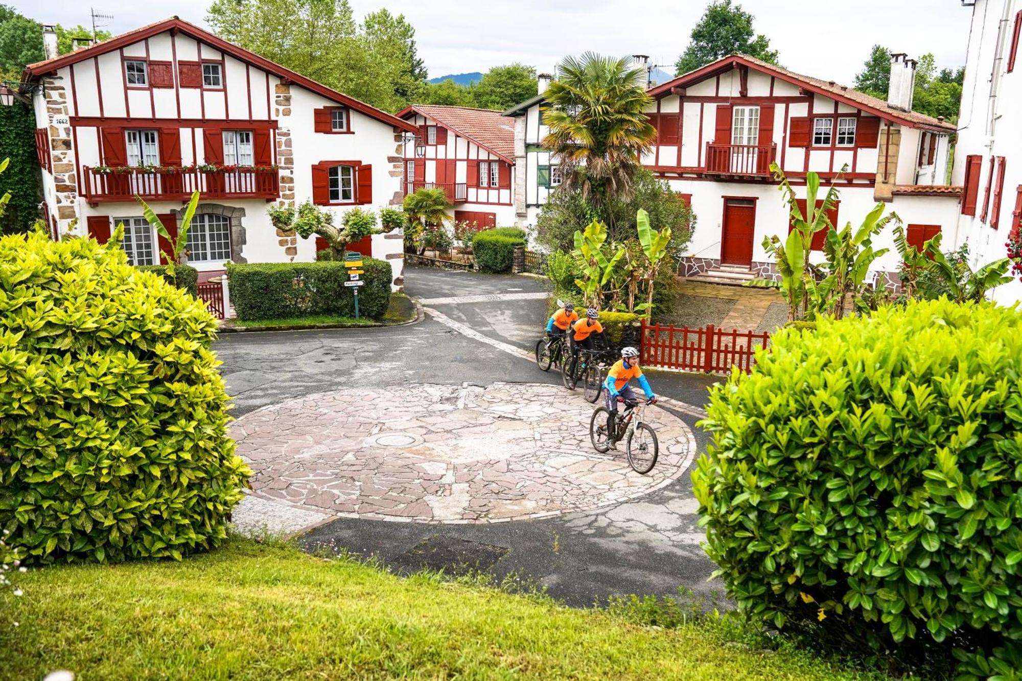 Hotel Ithurria - Teritoria Ainhoa Bagian luar foto