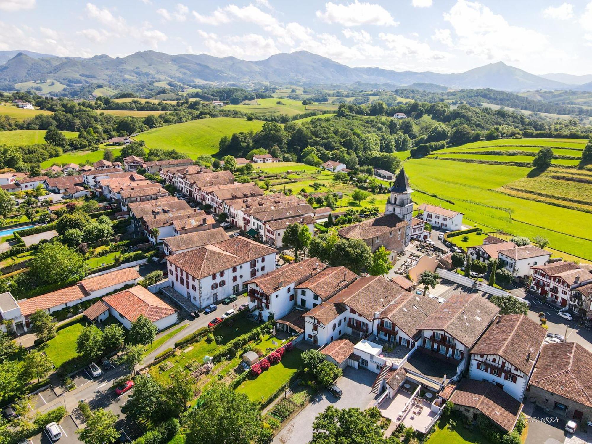 Hotel Ithurria - Teritoria Ainhoa Bagian luar foto